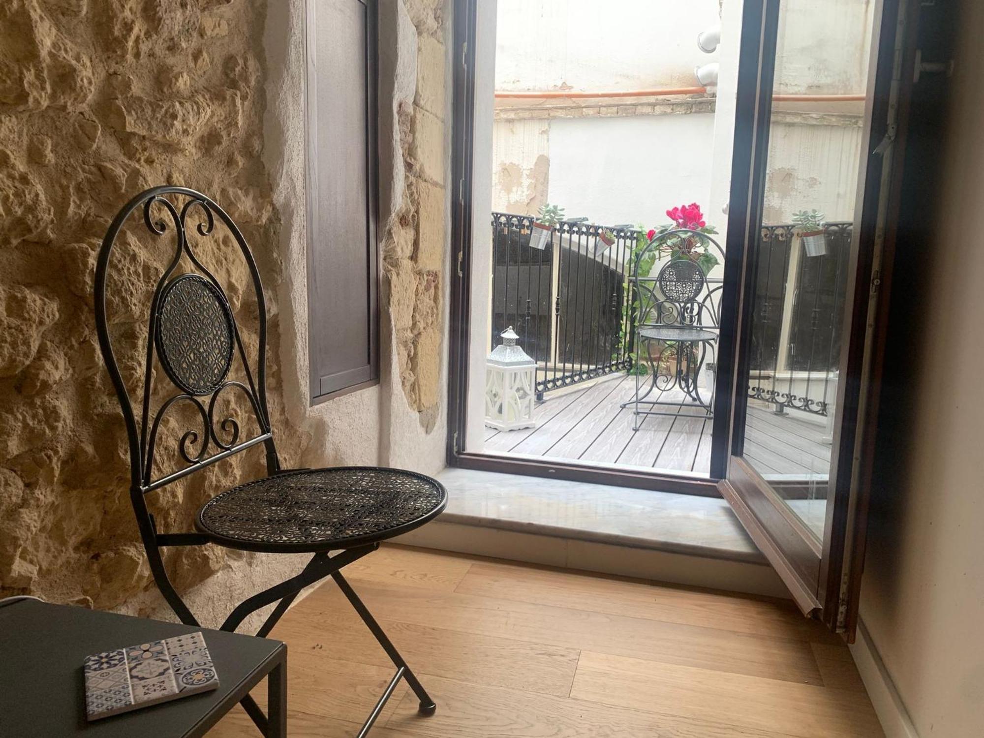 Domu 600 - Suite Mini Appartamento Cagliari Centro Storico Екстер'єр фото